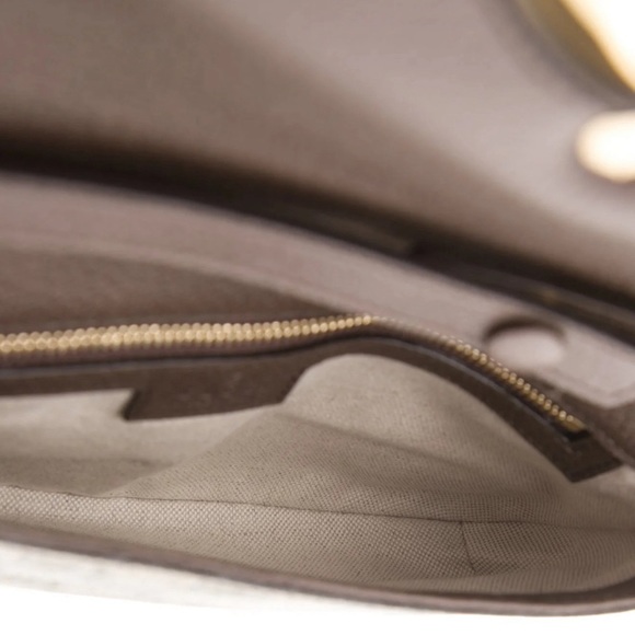 ❤️❤️ GUCCI
GG Supreme Blondie Bag❤️❤️ - Picture 7 of 11